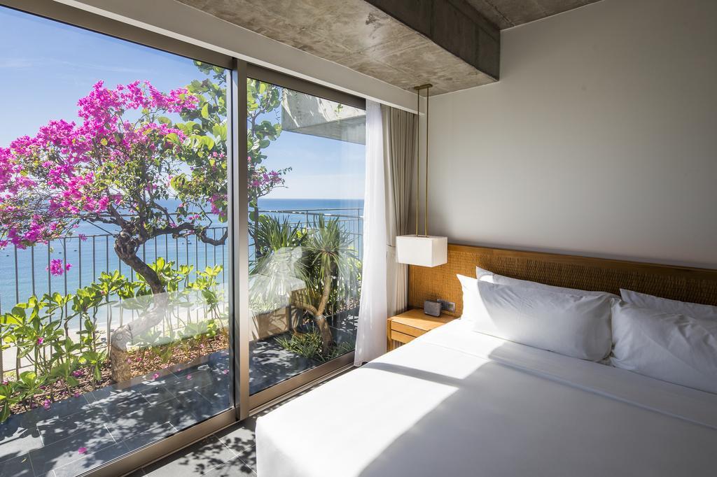 Hotel Chicland: met zicht op bomen, bloemen en de zee