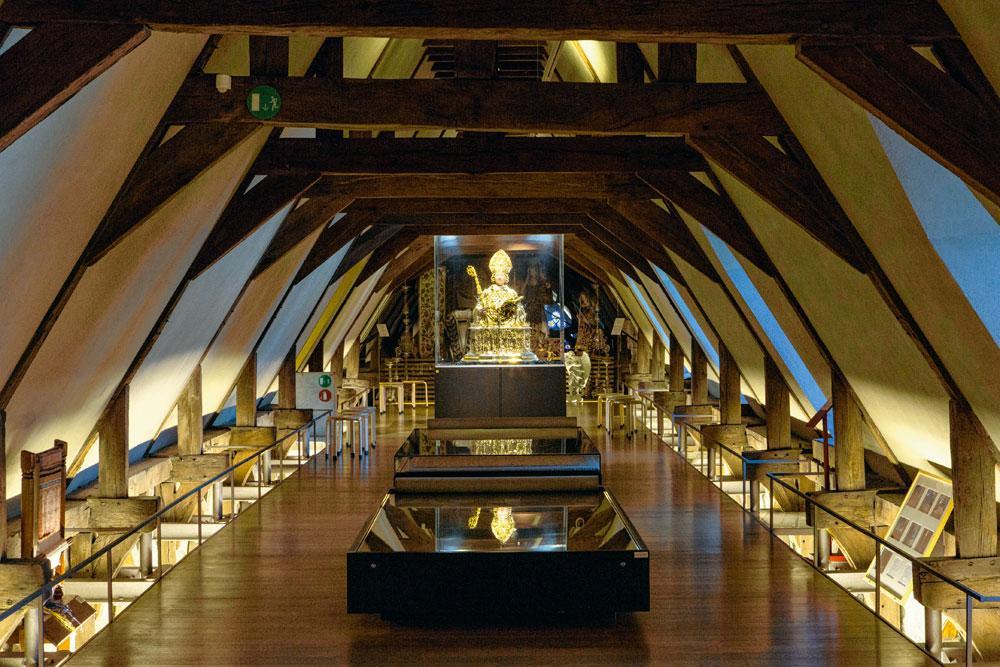 Le buste-reliquaire de saint Lambert : du coffre-fort au musée.