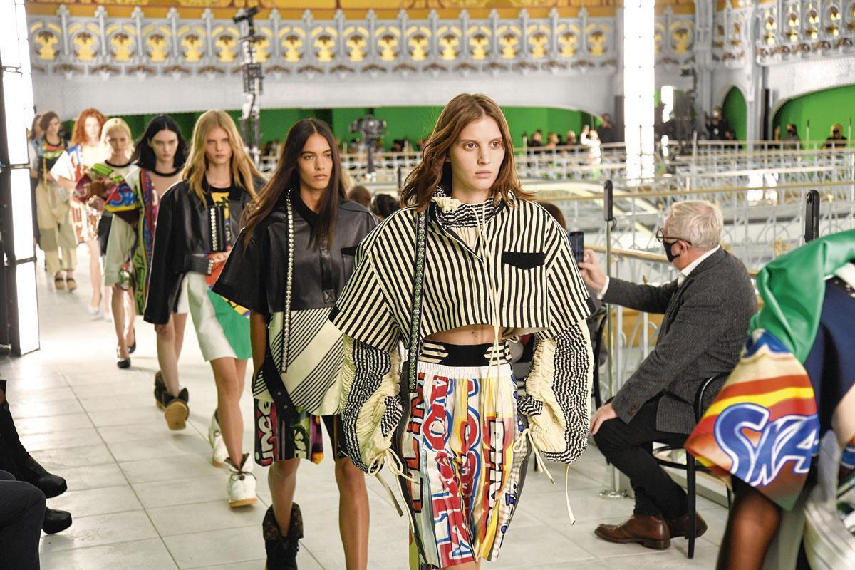Louis Vuitton combineerde een defilé; met een online-ervaring.