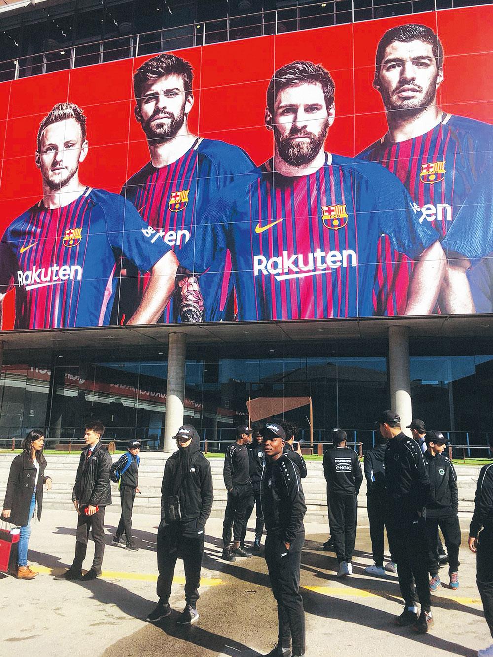Les futurs stars du Barça viendront-elles du BX Brussels ? Dix-sept jeunes ont eu un avant-goût de ce rêve un peu fou...