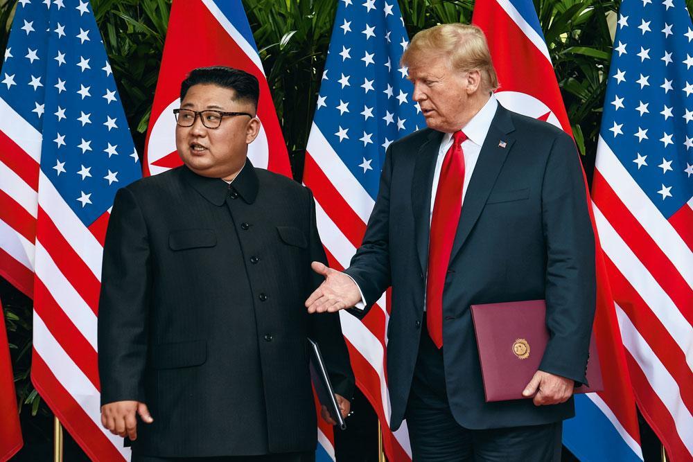 Duo de sociopathes ? Trentenaire irascible, lunatique et égocentrique, Kim Jong-un a face à lui un Donald Trump imprévisible, dépourvu d'empathie et qui ignore la réalité quand elle le dérange.