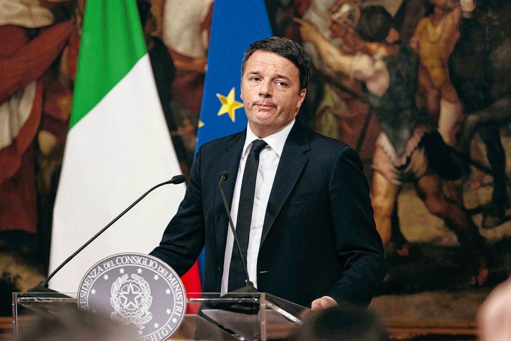 Matteo Renzi démissionnaire en décembre 2016 après l'échec du référendum sur la réforme constitutionnelle. Depuis, il n'a pas réussi à stopper l'hémorragie des électeurs du Parti démocrate.