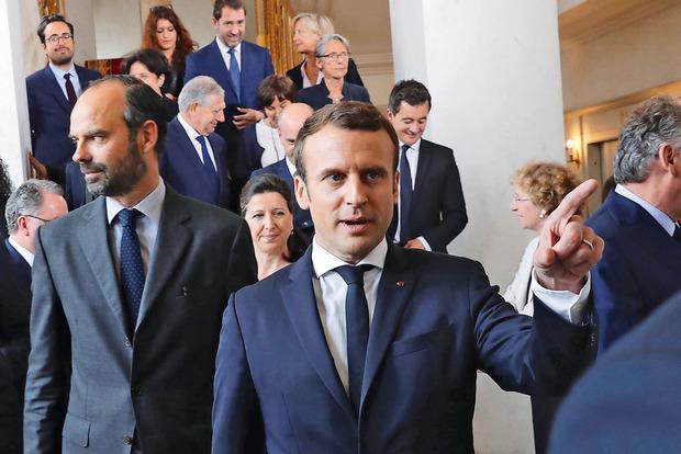 Emmanuel Macron n'a informé Edouard Philippe de sa nomination effective que quelques heures avant l'annonce officielle.