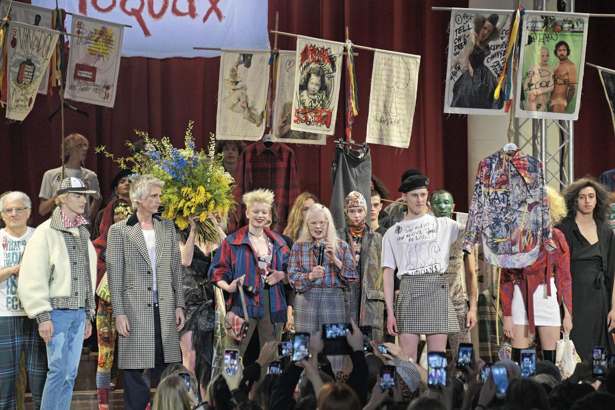 Georkestreerd protest op de catwalk bij Vivienne Westwood anno 2019.