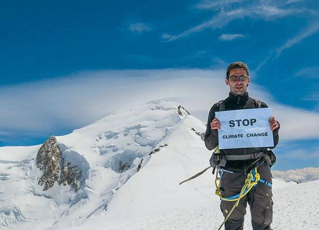 Jean-Marc Nollet et son désir d'exister, même en vacances, même au sommet du mont Blanc. 