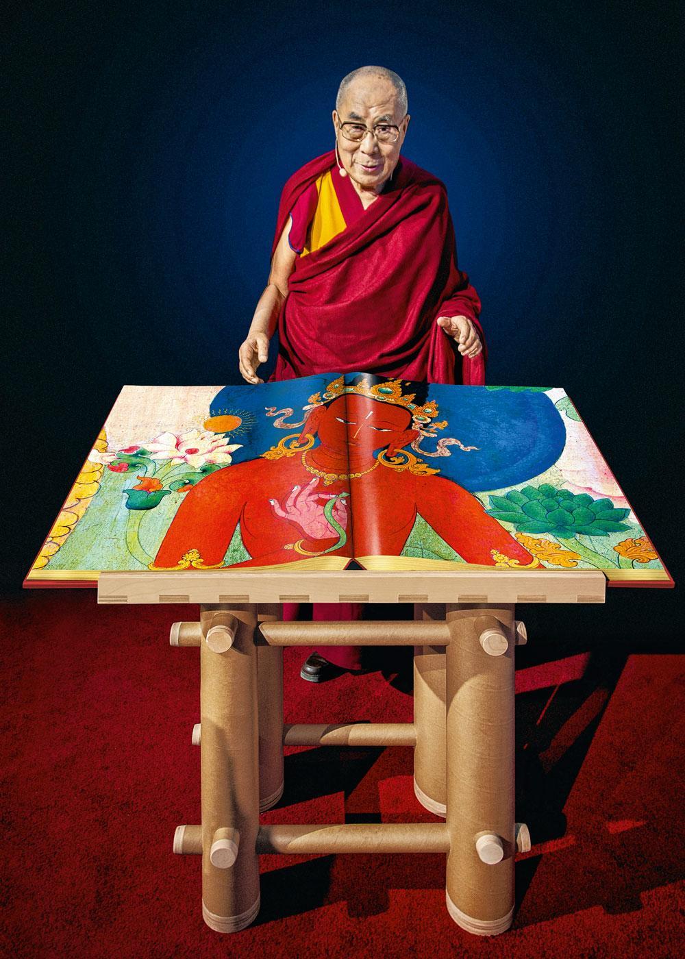Les 1 000 exemplaires disponibles ont été dédicacés par le dalaï-lama en personne. Le lutrin conçu pour présenter cet ouvrage exceptionnel a, lui, été dessiné par l'architecte japonais Shigeru Ban, prix Pritzker 2014.