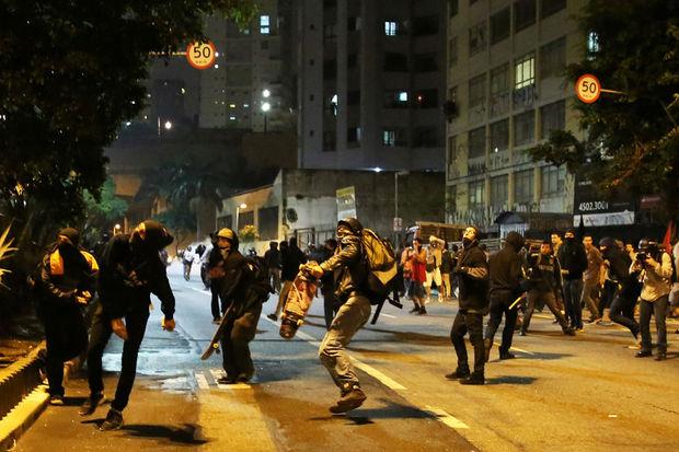 Manifestation contre le nouveau président Temer, dispersée par la police, le 1er septembre 2016 à Sao Paulo, Brésil
