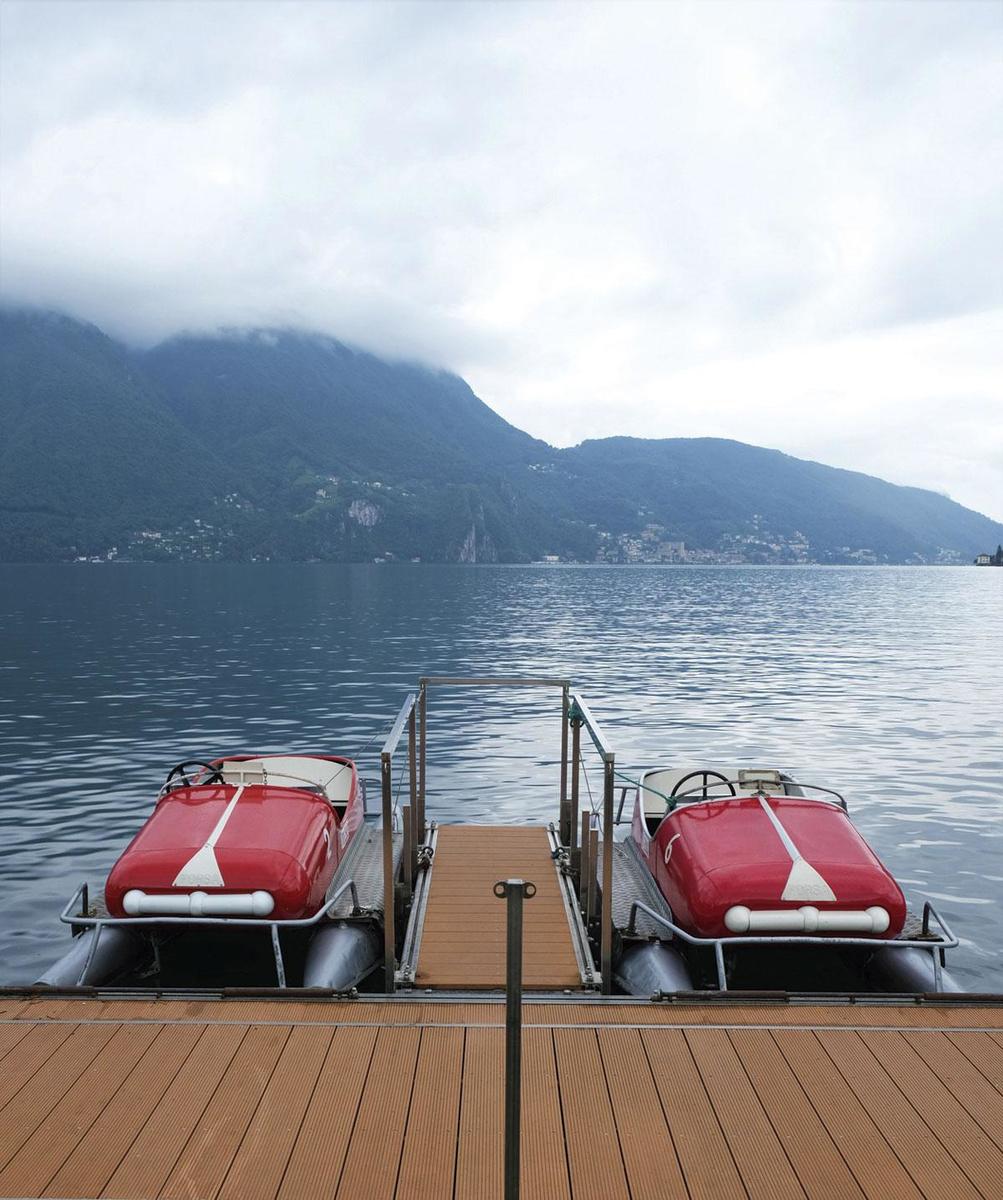 Ze doen al decennia dienst, deze stijlvolle auto-pedalo's op het Lago di Lugano.