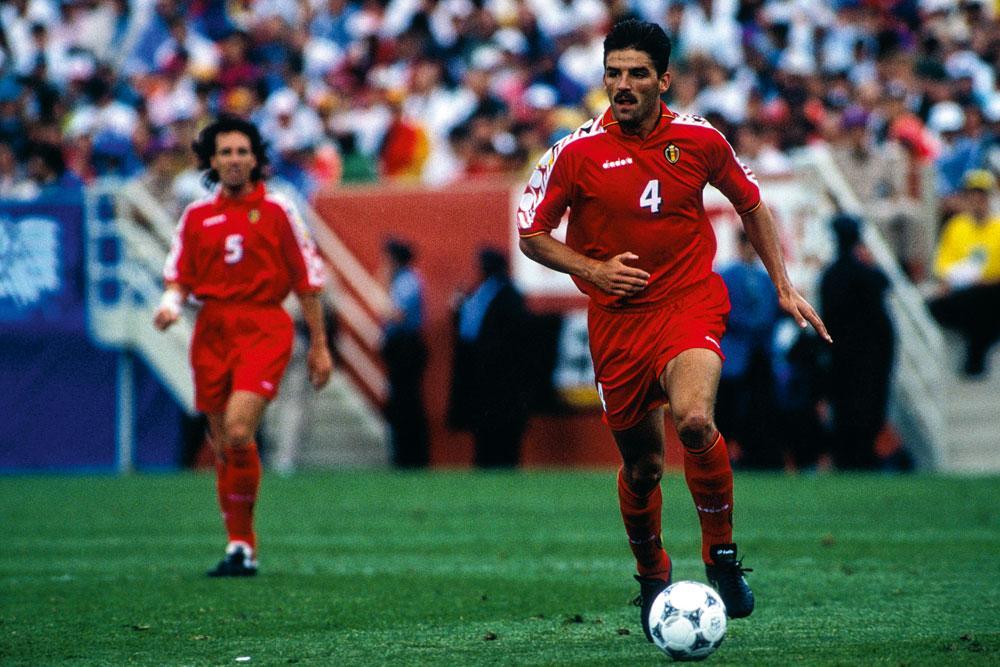 Coupe du monde 1994, le défenseur marque un but salvateur et s'offre son ticket d'entrée pour le championnat anglais.