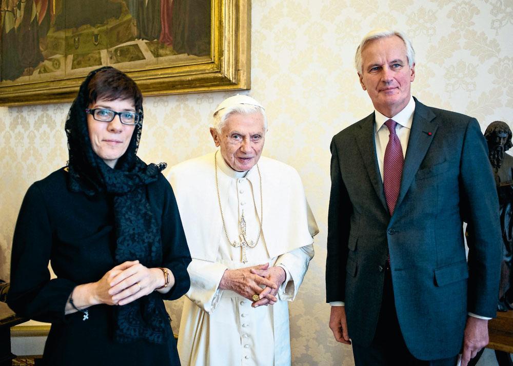 Pratiquante, cette mère de trois enfants a rencontré Benoît XVI au Vatican (ci-dessus en 2013), ainsi que son successeur, François.