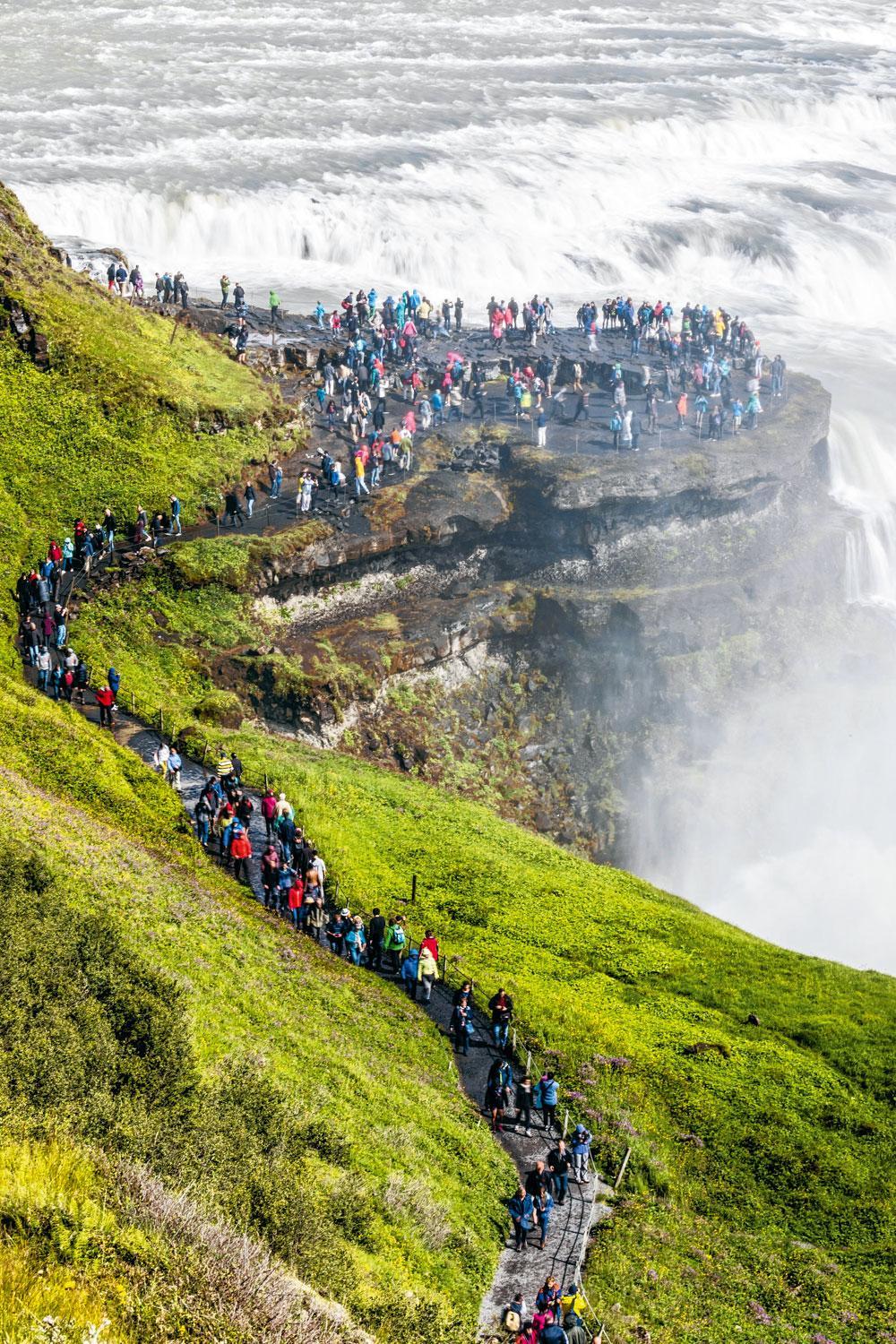 Inconnue des visiteurs il y a une dizaine d'années, l'Islande est devenue une destination prisée, mais les infrastructures ne suivent pas.