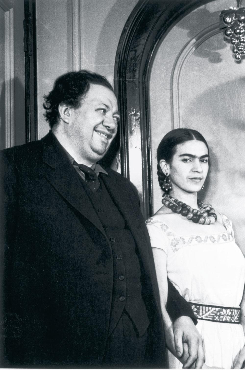 Frida Kahlo et son époux Diego Rivera, célèbre peintre mexicain, vers 1932.