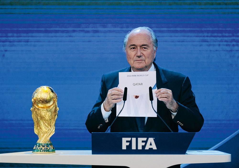 2 décembre 2010 : le président de la Fifa Sepp Blatter sort de l'urne le nom du Qatar. Parfum de scandale...
