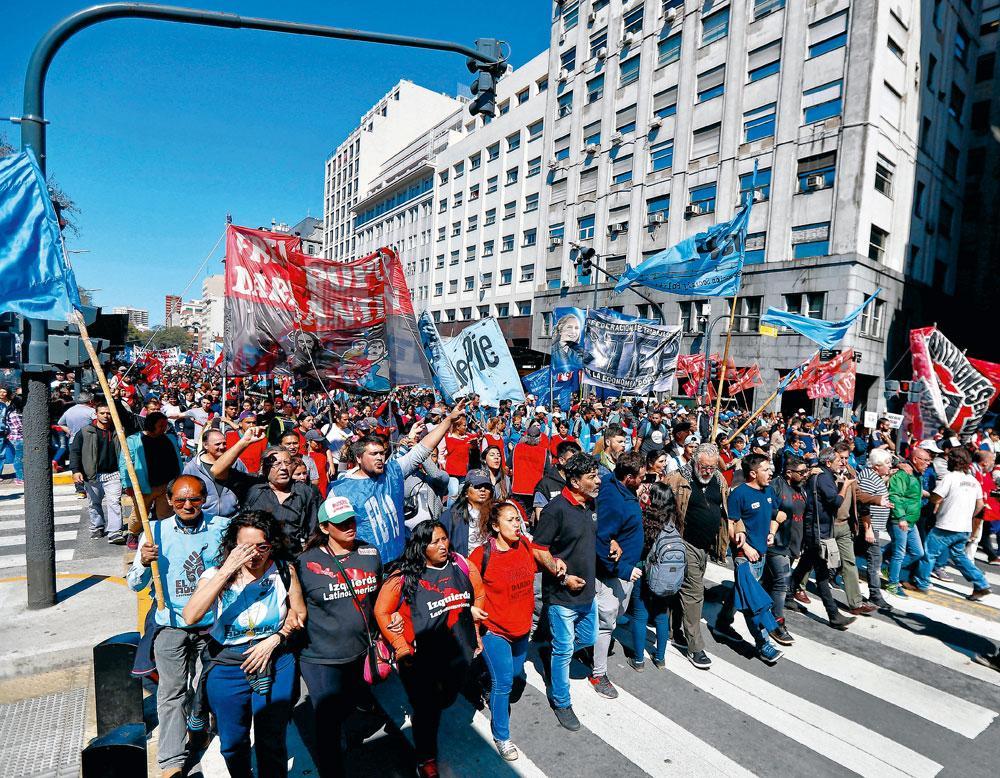 Le 12 septembre, manifestation dans la capitale contre le plan d'austérité en échange d'un prêt du FMI.