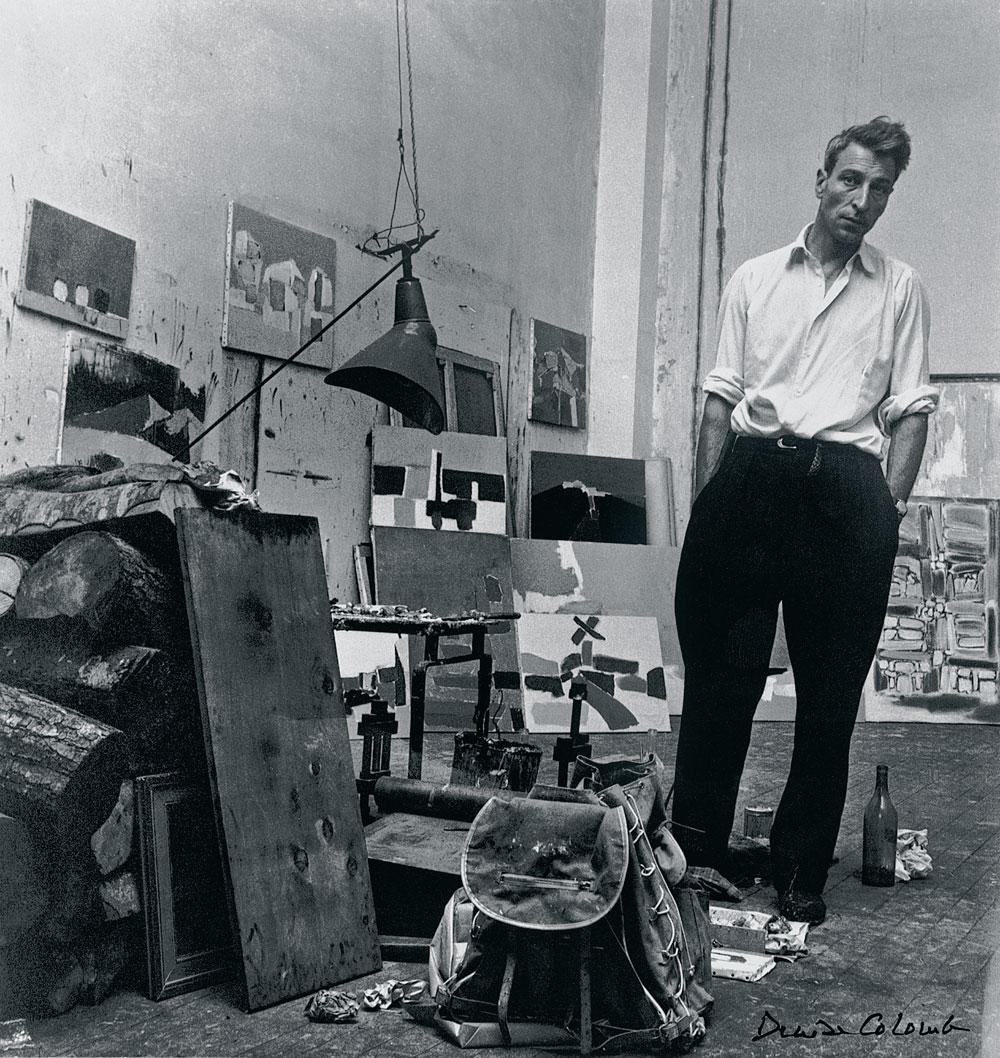 Nicolas De Staël dans son atelier en 1955.