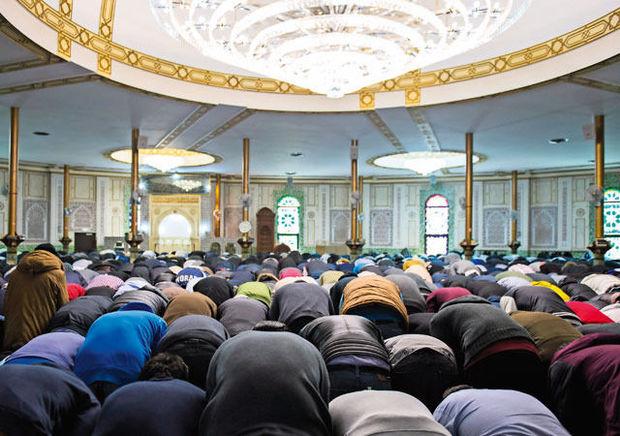 A Bruxelles, Ben Abbes fréquentait notamment la mosquée du Cinquantenaire (ici, en 2016, lors d'une prière en hommage à une victime des attentats du 22 mars).