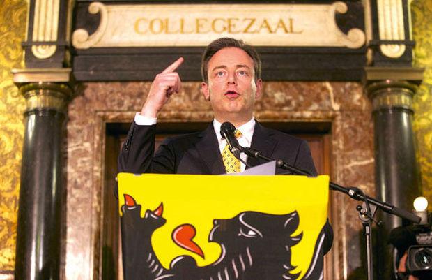 Le seul Cannabis club officiel du pays fonctionne à Anvers, où le bourgmestre Bart De Wever a décrété la tolérance zéro...
