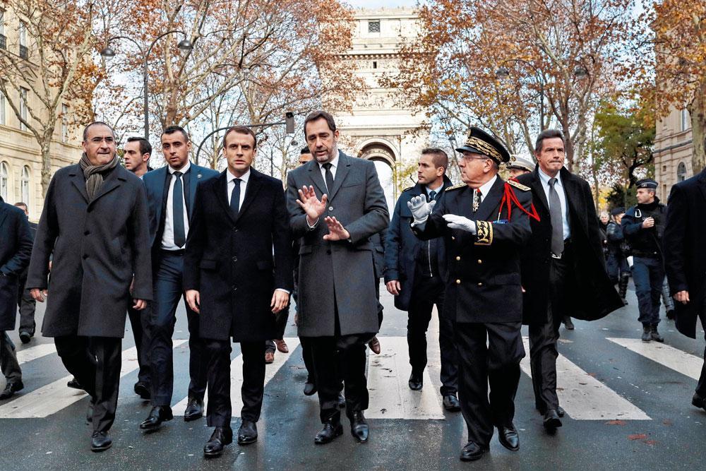 Pour Emmanuel Macron, les violences 