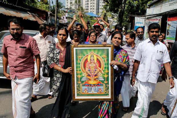 Manifestations en Inde après l'entrée de deux femmes dans un temple sacré hindou