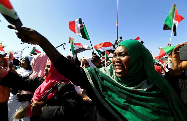 Des supporters du président soudanais Omar el-Béchir.