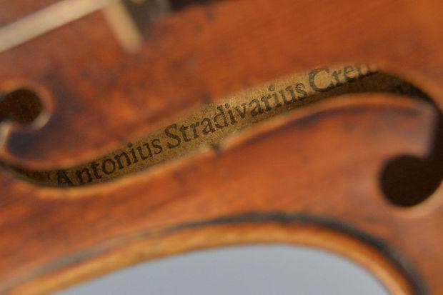 Une ville se tait pour sauver le son des Stradivarius