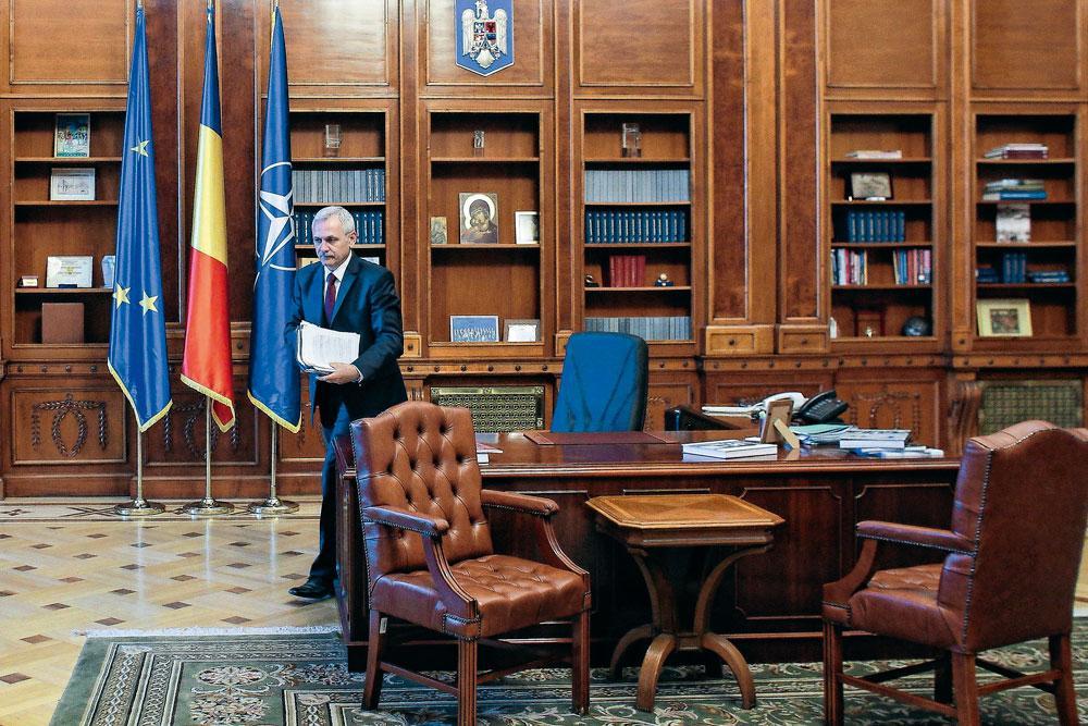 Leader du Parti social-démocrate roumain, Liviu Dragnea n'a qu'une ambition : diriger le pays. Il en contrôle déjà de nombreux rouages.