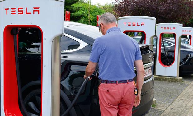 Tesla a permis à la voiture électrique de passer à la vitesse supérieure. 