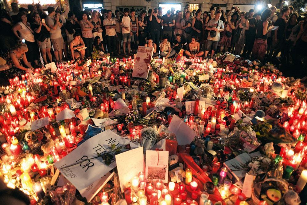 Recueillement à Barcelone après les attentats islamistes des 17 et 18 août 2017.