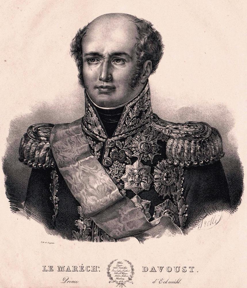 Napoléon a l'idée lumineuse de tenir à l'écart les armées de Davout (à droite) et de Bernadotte. Ignorées des états-majors russe et autrichien, déferlant par surprise, elles créent l'effroi et portent l'estocade décisive.