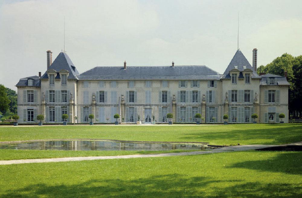 Le château de Malmaison, que Joséphine avait acheté peu de temps après leur mariage, est la dernière demeure que Napoléon a visitée en 1815 avant de quitter la France.