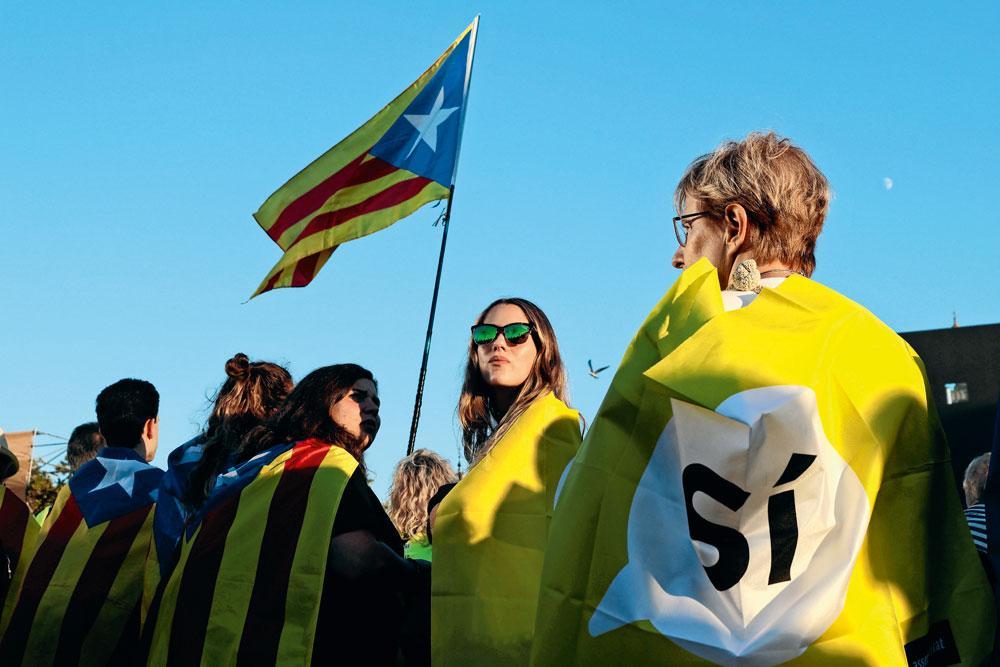 Près de la moitié des Catalans serait séparatiste. Ici, à Barcelone, le 29 septembre 2017, en attendant le référendum.