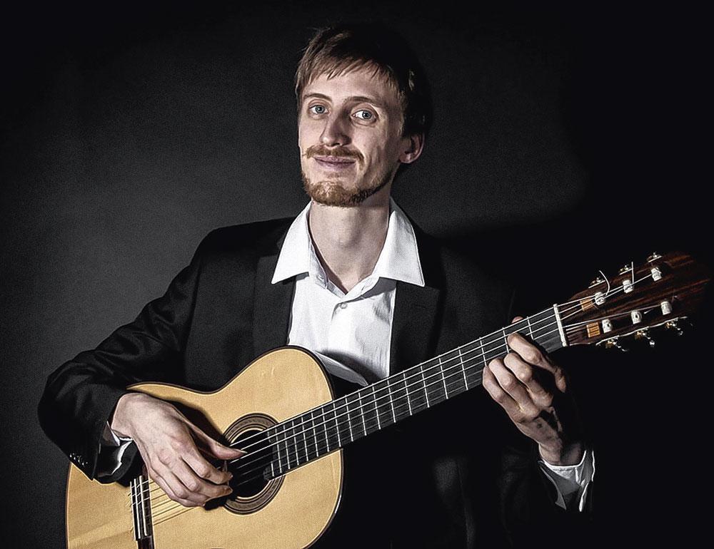 Maarten Vandenbemden, initié à la guitare dès 4 ans, est entré au Conservatoire de Bruxelles à 17 ans.
