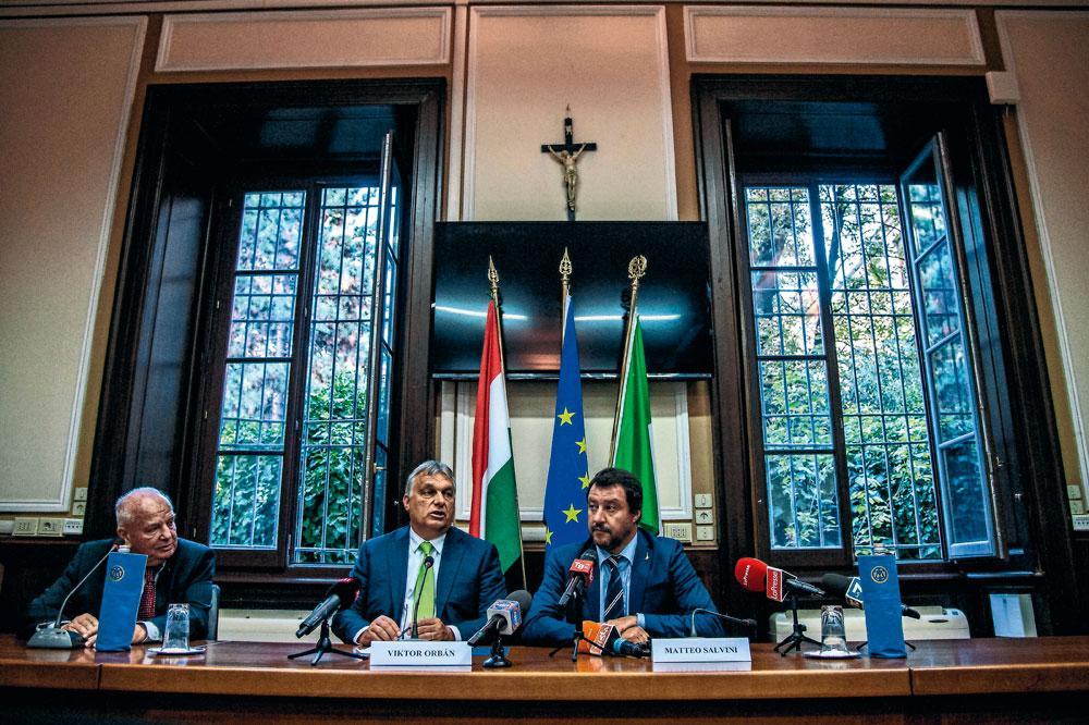 Le Hongrois Viktor Orban et l'Italien Matteo Salvini, deux hommes à poigne comme les affectionne l'idéologue.