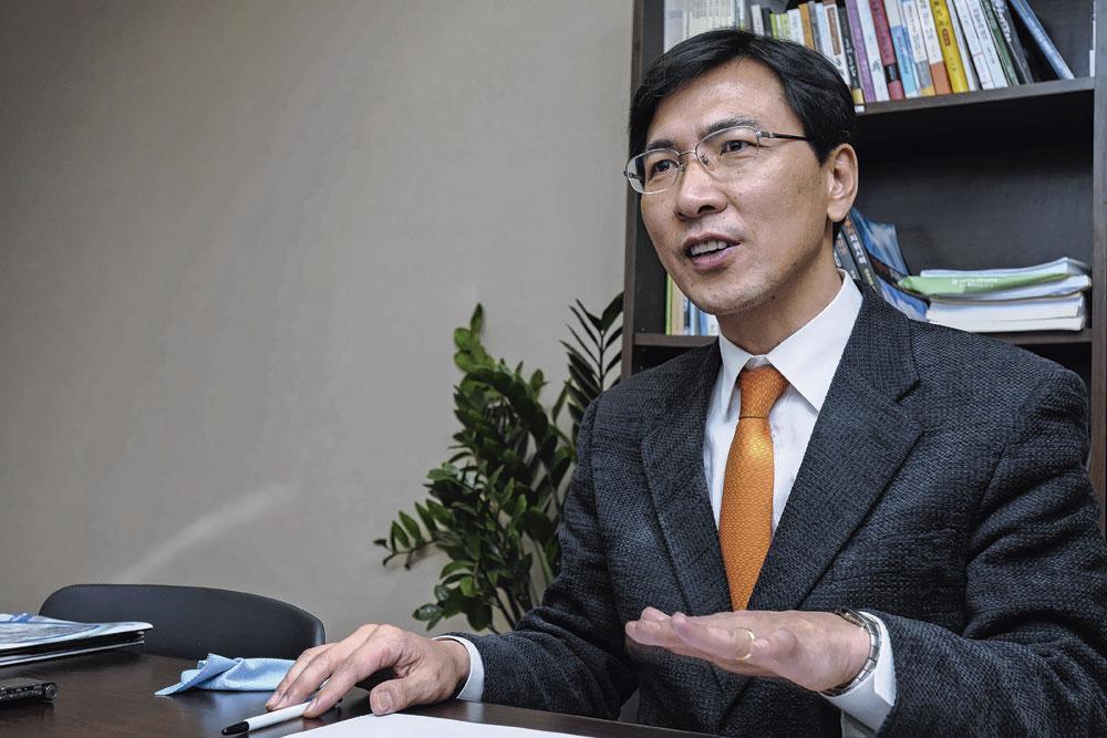 Condamnés, Ahn Hee-jung, candidat à la présidence (en 2018).
