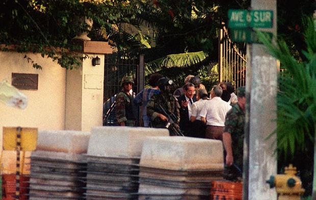 NONCIATURE: L'ex-dictateur s'est réfugié à l'ambassade du Vatican le 24 décembre 1989