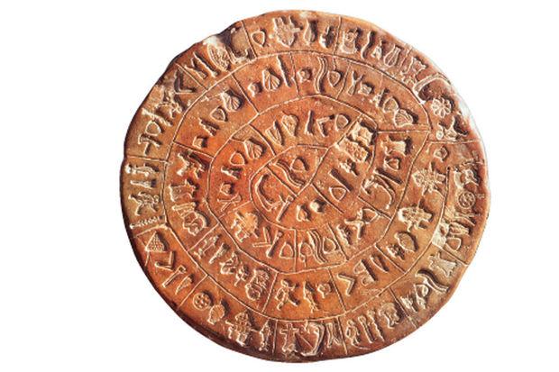 Des écrits gravés sur des tablettes d'argile attestent que les Minoens ont reconstruit palais et temples après le cataclysme.