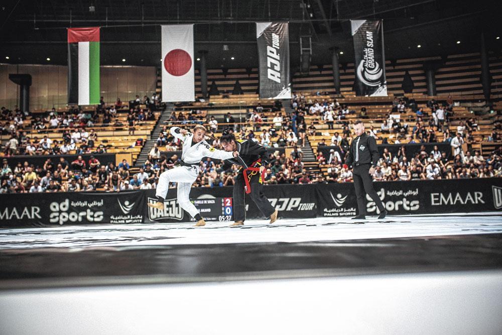 Amal est une des rares sportives à participer aux Mondiaux de chacune des fédérations de jiu-jitsu.