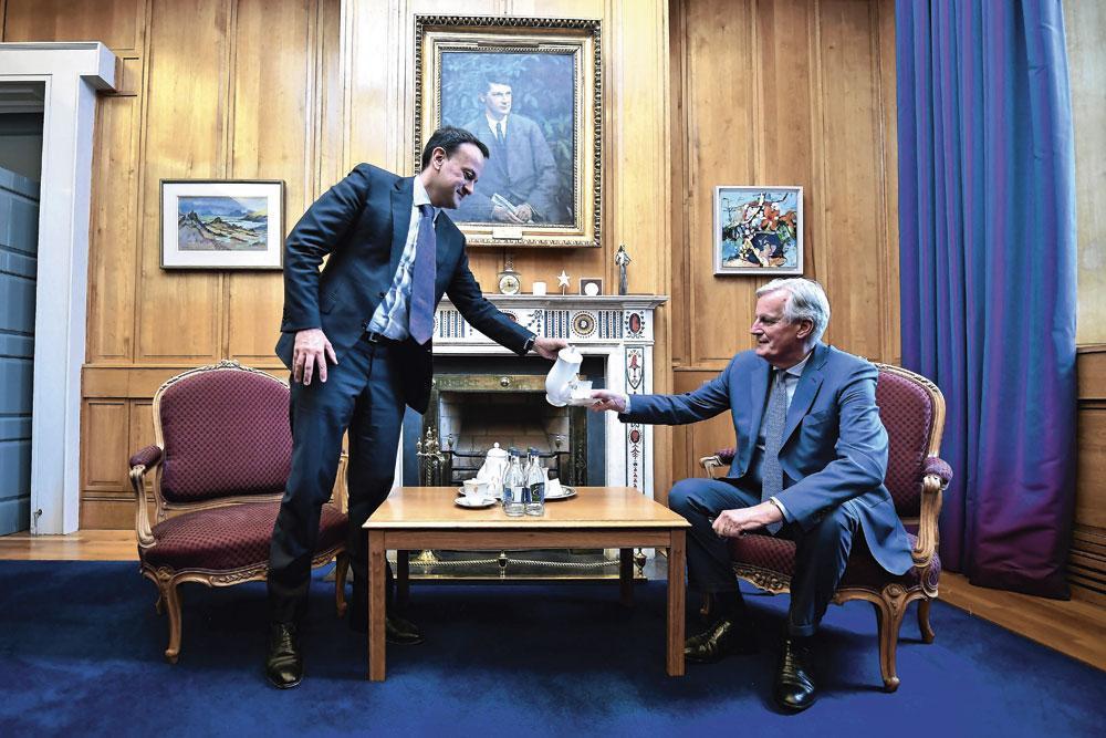 A Dublin, en avril 2019, le Premier ministre Leo Varadkar s'entretient avec Michel Barnier, négociateur en chef du Brexit.