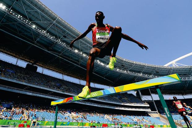 Conseslus Kipruto, champion olympique et du monde du 3 000 m steeple.