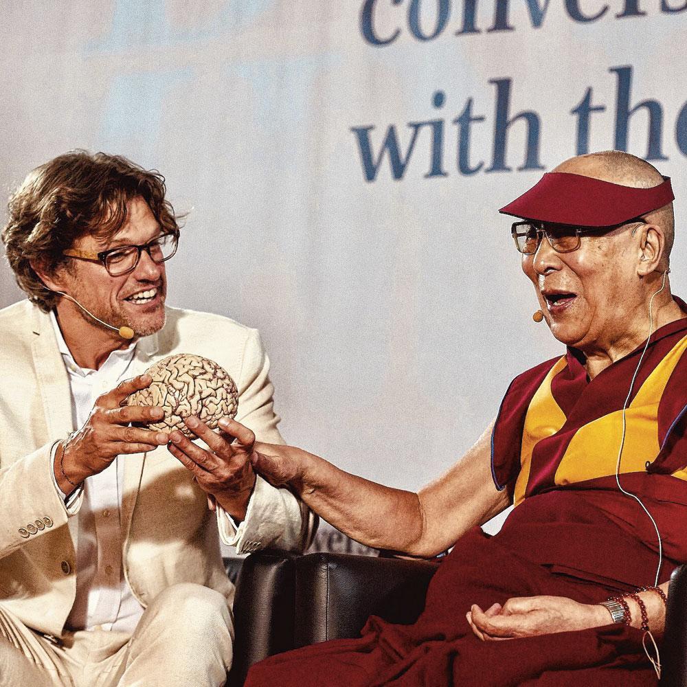 Ses travaux sur les états de conscience l'ont rapproché du dalaï-lama.