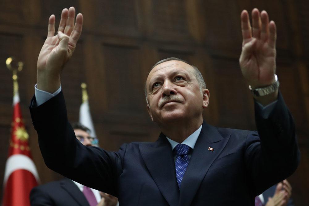 La Turquie suspend son offensive en Syrie