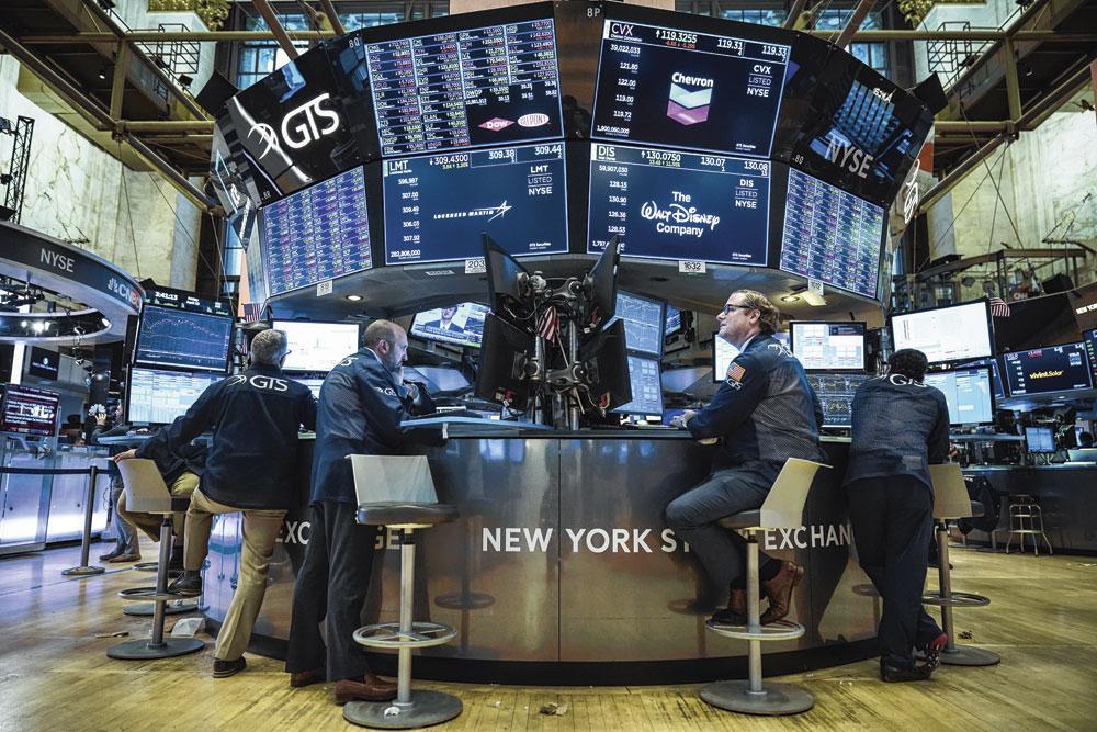 Même les Bourses - ici, à New York - sont à présent décentralisées.
