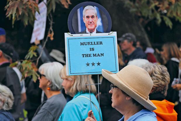 Manifestation de soutien à Robert Mueller, le 31 octobre dernier, en Californie. Le procureur spécial enquête sur le rôle de la Russie dans la campagne électorale de 2016.