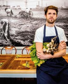 Joachim Haemers dans son restaurant Le Petit Botanique.