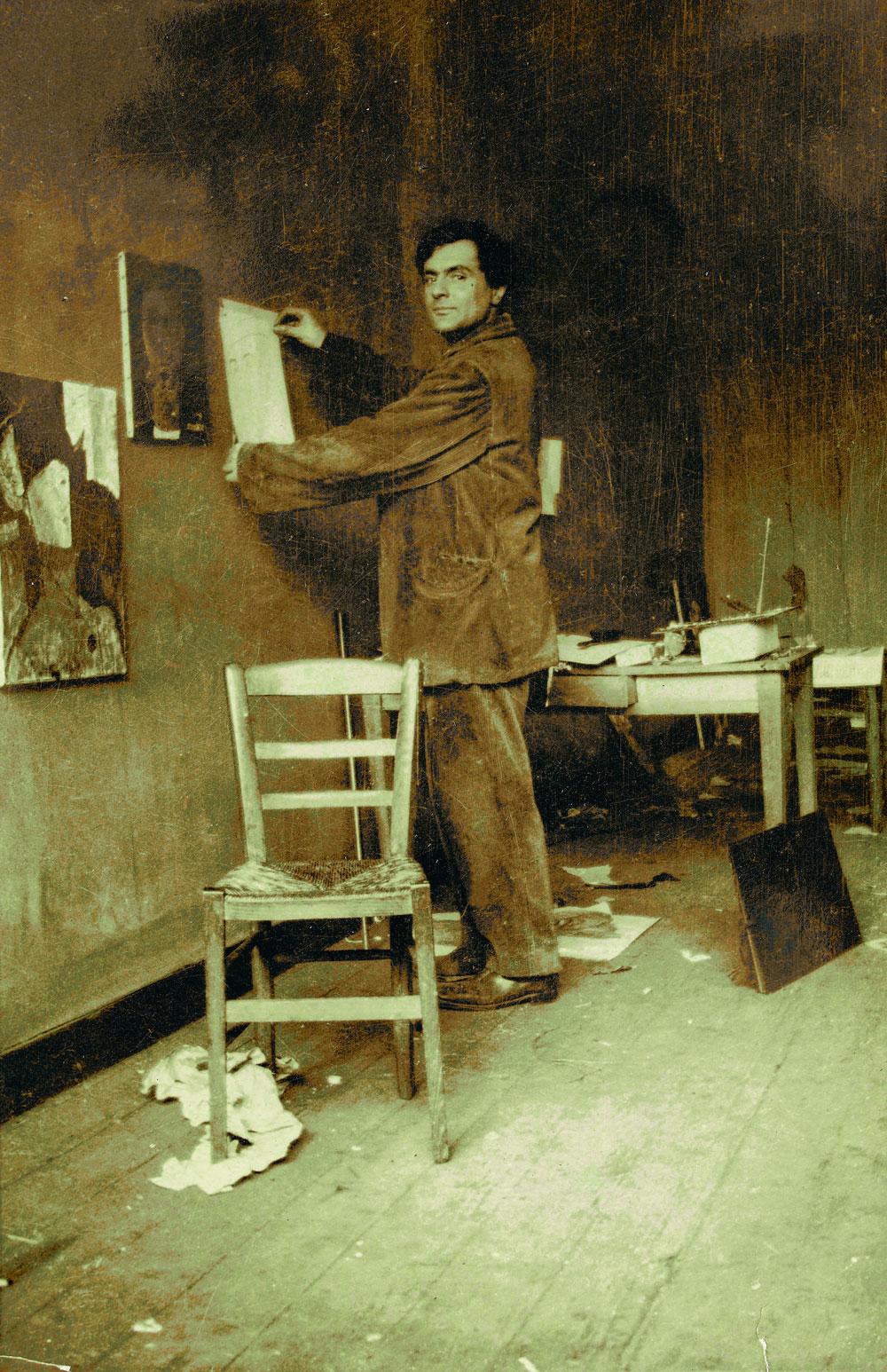 Modigliani dans son atelier, en 1915.
