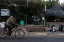 Le Zimbabwe rouvre grands les bras aux touristes, après des années de repli