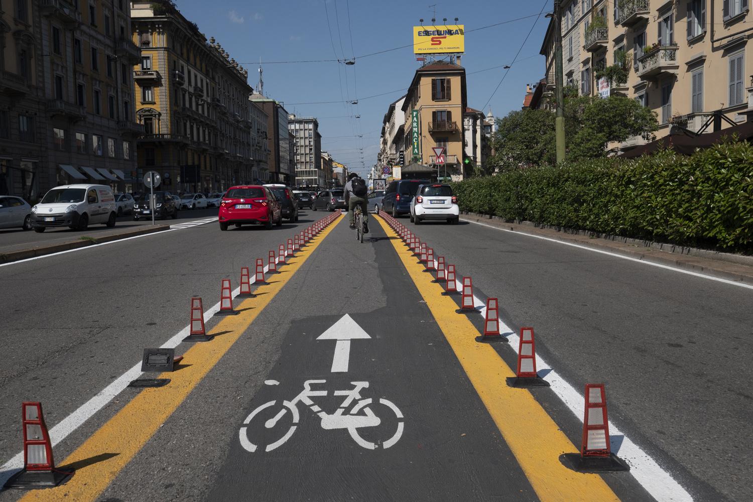 Le centre ville de Milan s'adapte à l'engouement et la nécessite du vélo
