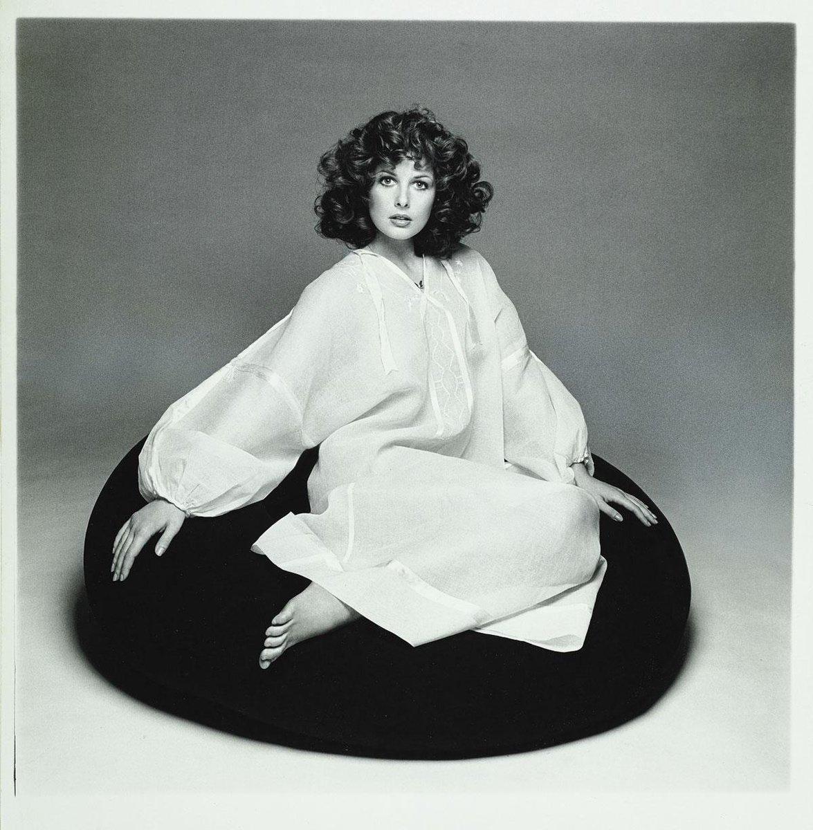 La top Cristina Ferrare, Vogue, 1974.