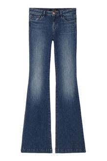 Jeans flare, J Brand, 259 euros.