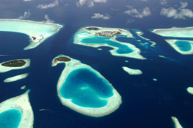 Les Maldives, un paradis touristique menacé par la montée des eaux
